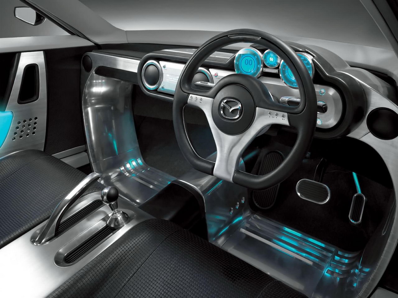 Mazda Kusabi Concept 2003 008.jpg